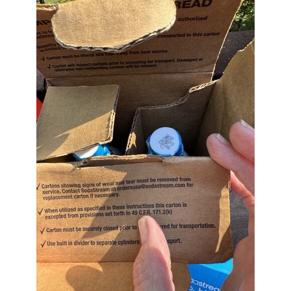 Sodastream Soda Sparkling Water Maker Machine Lot 3 Tanks Flavor Bottles & More! - Picture 4 of 10